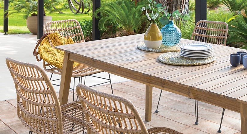 Come arredare la zona piscina arredo esterno stile naturale