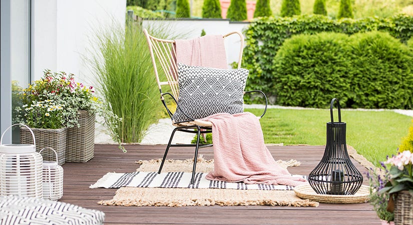 Come arredare la zona piscina lanterne deco giardino