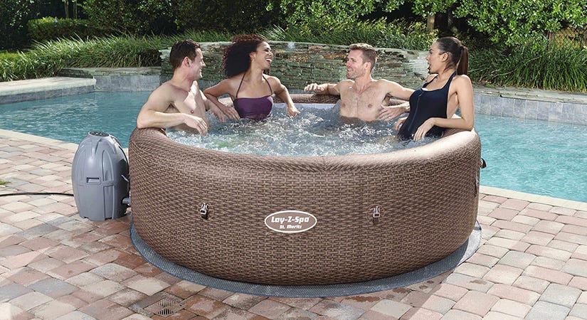 Come arredare la zona piscina vasca idromassaggio gonfiabile